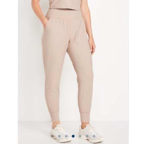 Old Navy Pants - NWT Old Navy High-Waisted PowerSoft 7/8 Joggers